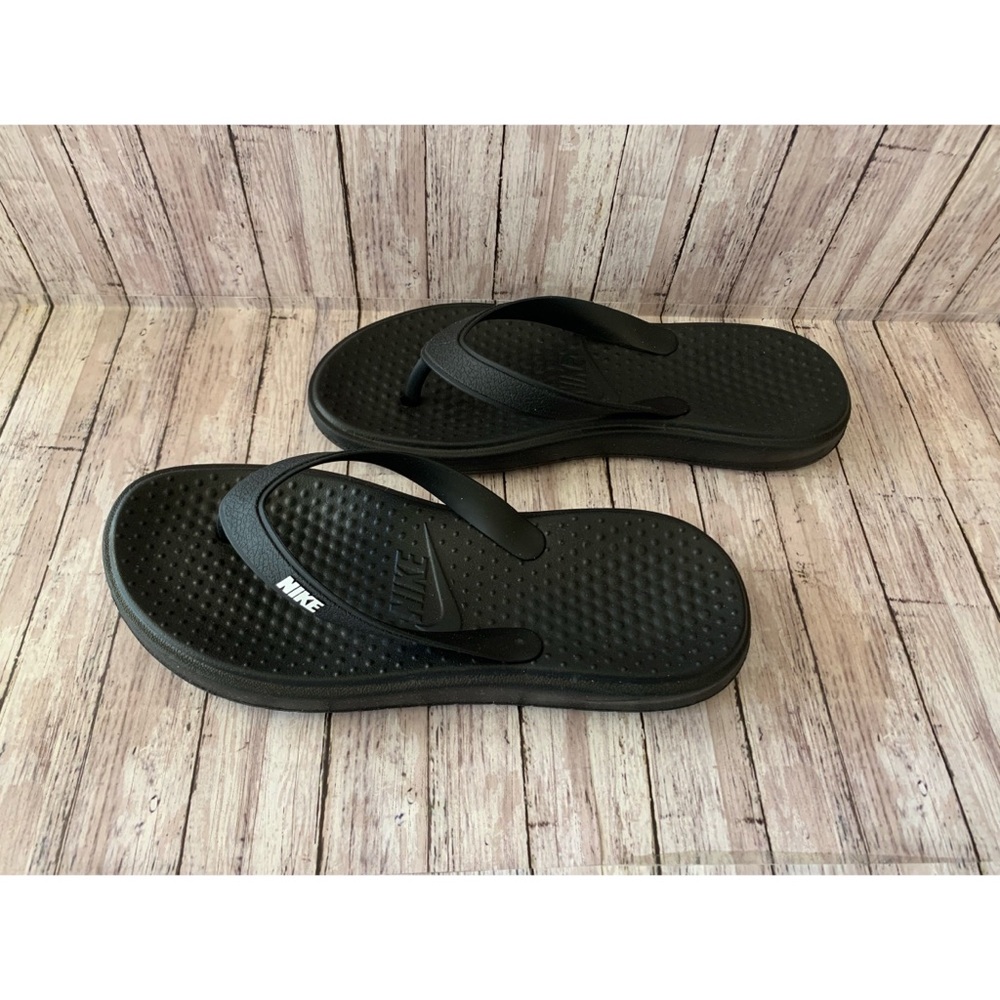 Nike Flip Flops Size 8